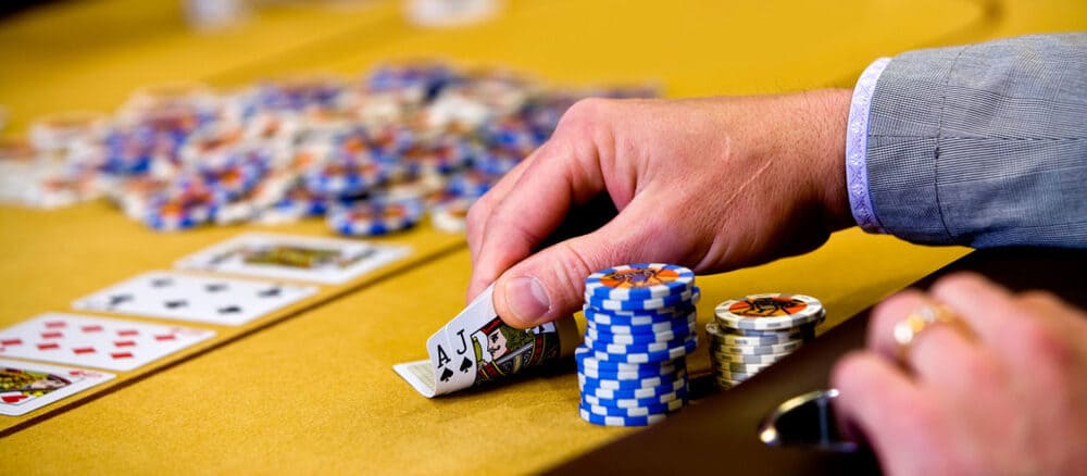 Bí kíp đặt cược Straddle poker chính xác