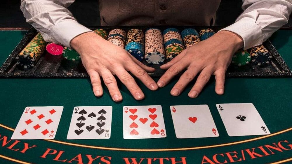 Khái quát về Chip Poker tại 8day